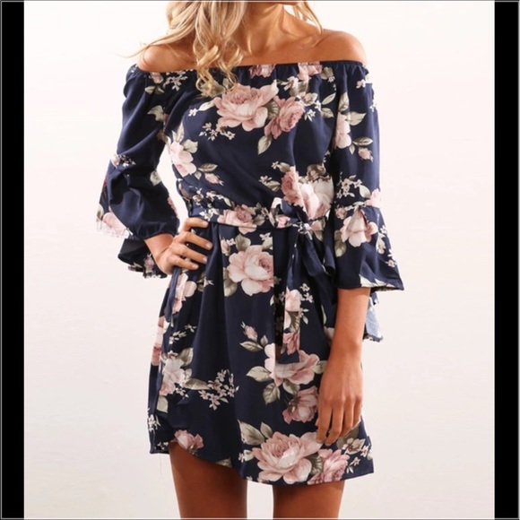 🎉HP🎉Navy Floral Bell Sleeve Off Shoulder w Tie - Picture 3 of 5