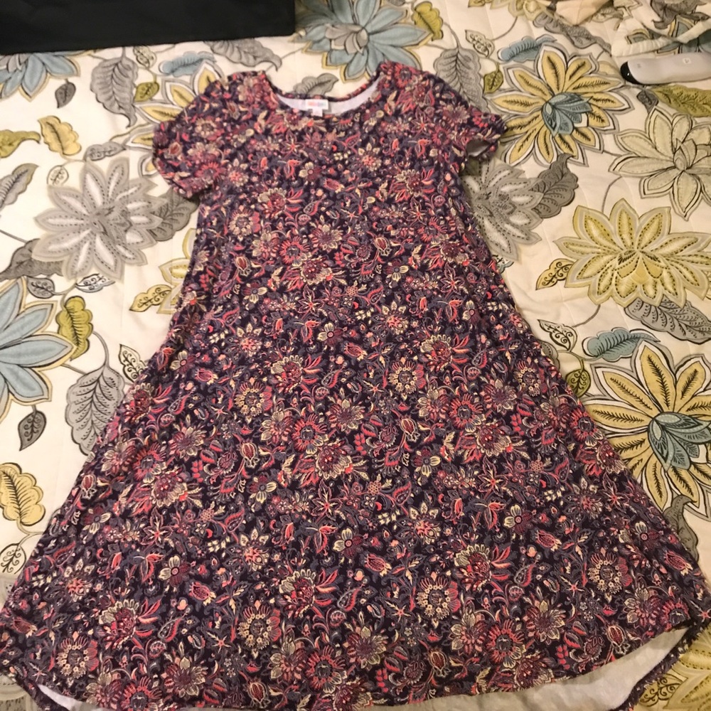 Medium Floral Carly