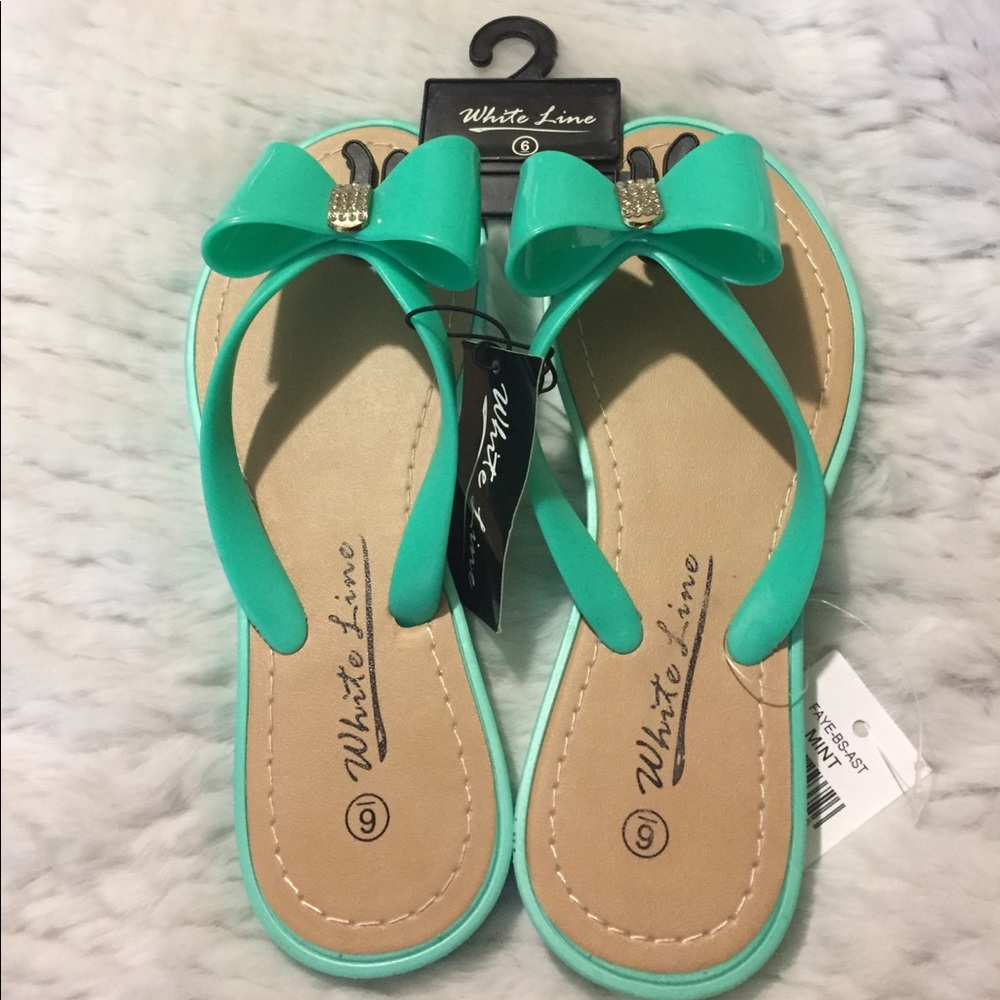 White line mint sandals / flip flops NWT