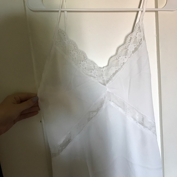 White dress - Picture 3 of 4