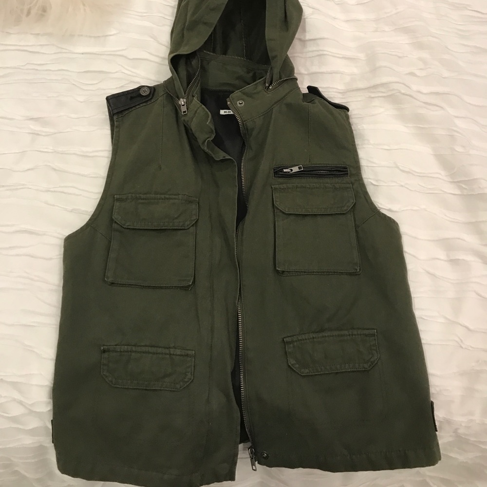 BDG green and black vest
