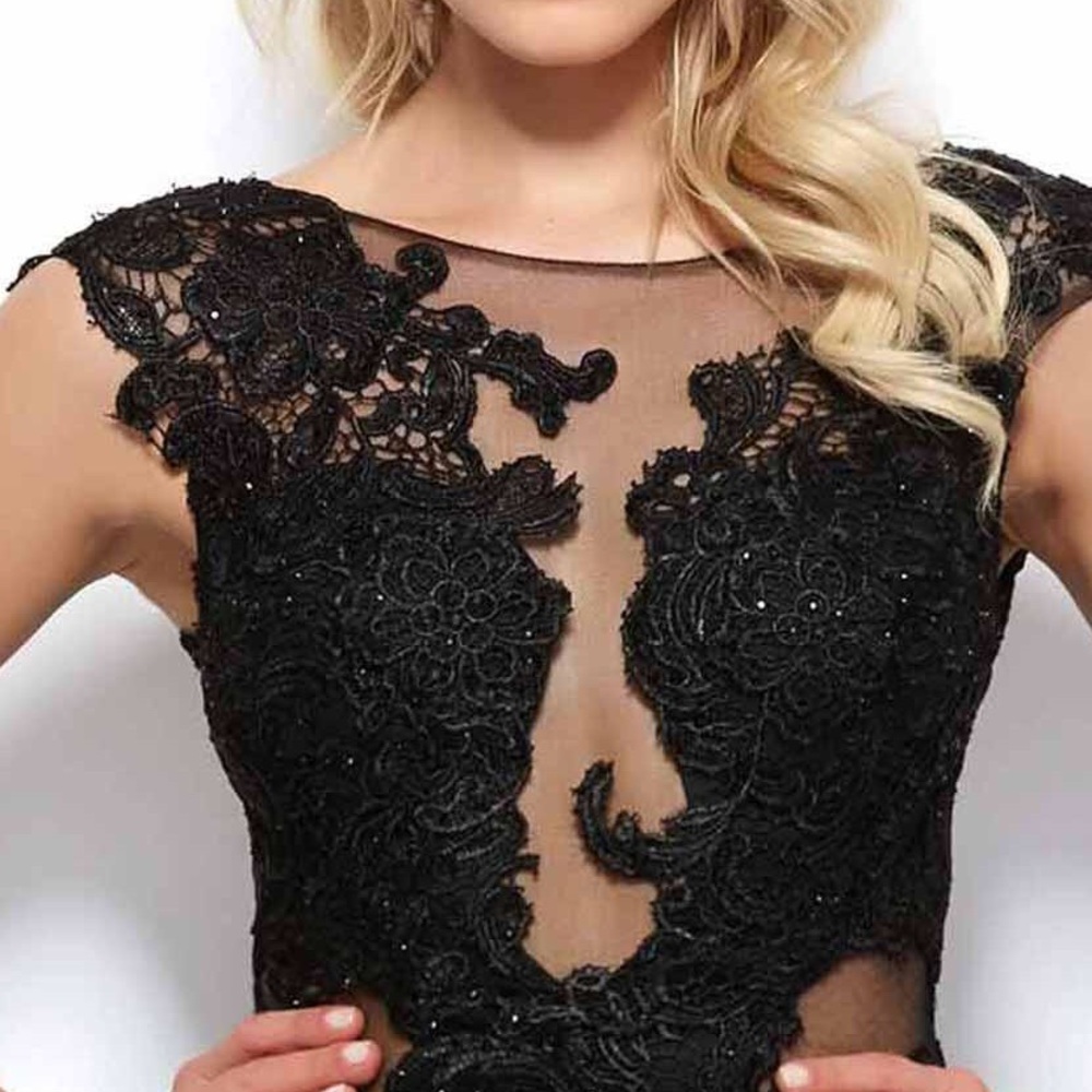 NEWBlack Lace Illusion-yoke Mermaid Gown MacDuggal - Picture 2 of 8