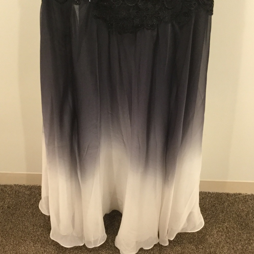 NEWBlack Lace Illusion-yoke Mermaid Gown MacDuggal - Picture 5 of 8