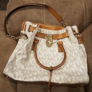 Michael kors purse