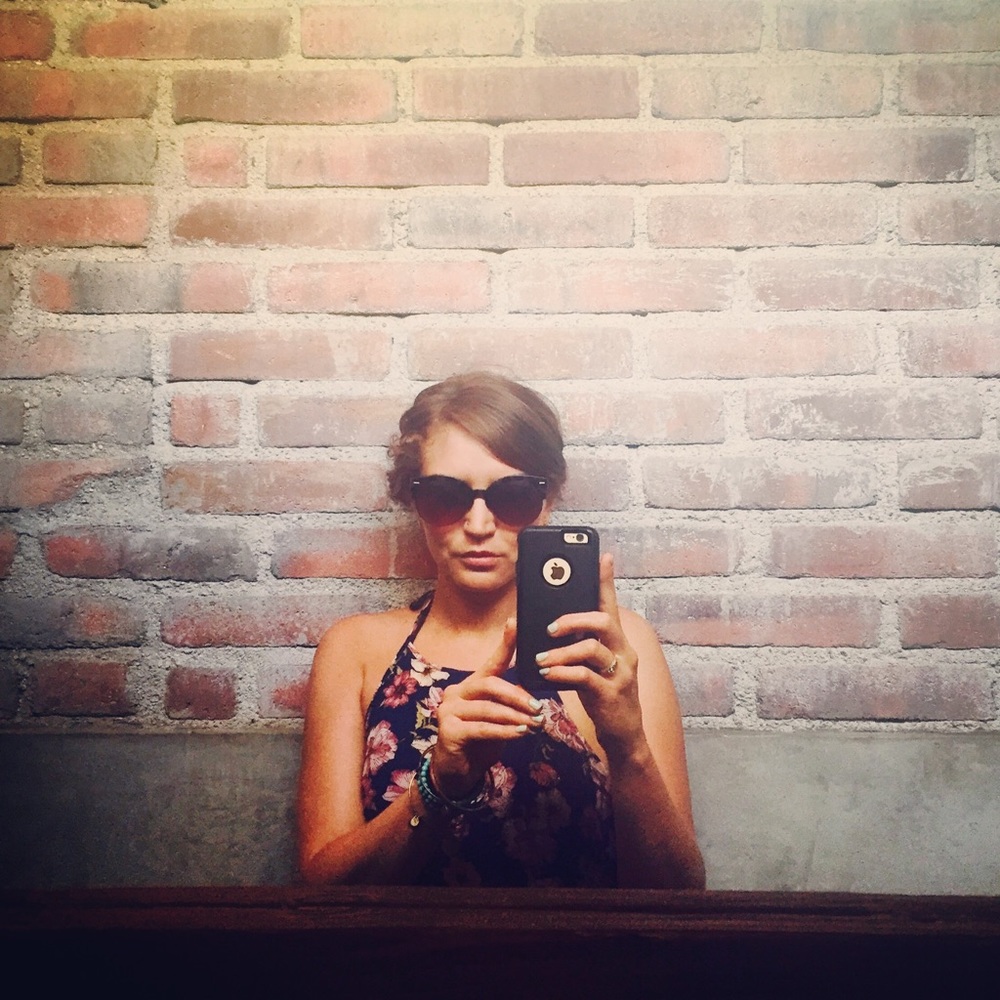 Meet your Posher, Bee