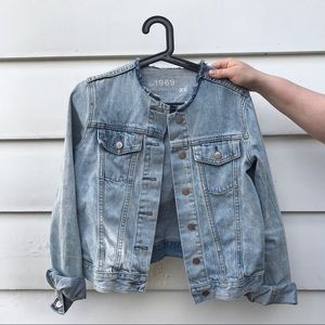 GAP DISTRESSED DENIM JACKET