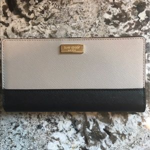 Kate Spade Wallet. Excellent Condition.