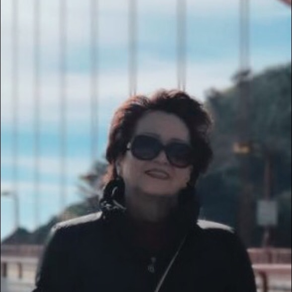 Meet your Posher, Carol - Picture 1 of 1