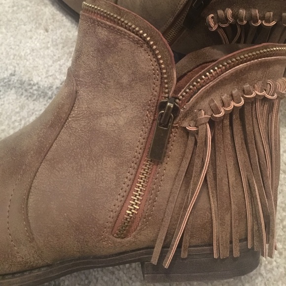 Tan fringe booties - Picture 4 of 4