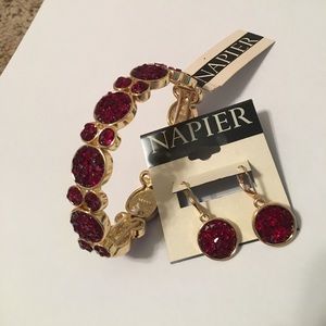 Earring and Bracelet set!