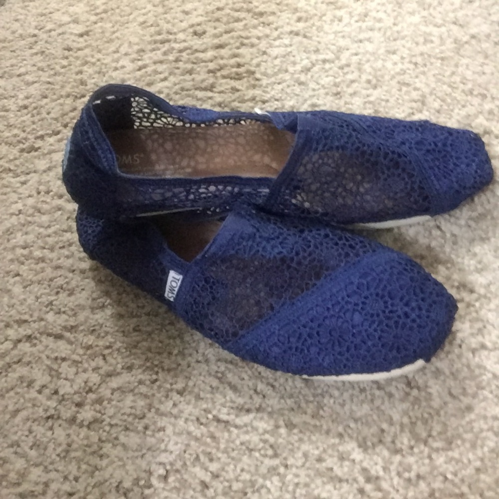 Crotchet blue toms