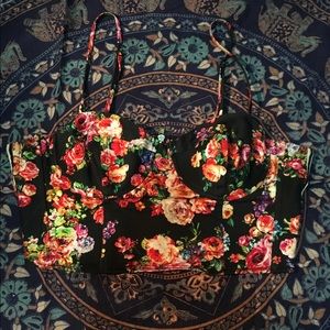 TOPSHOP floral crop top!!