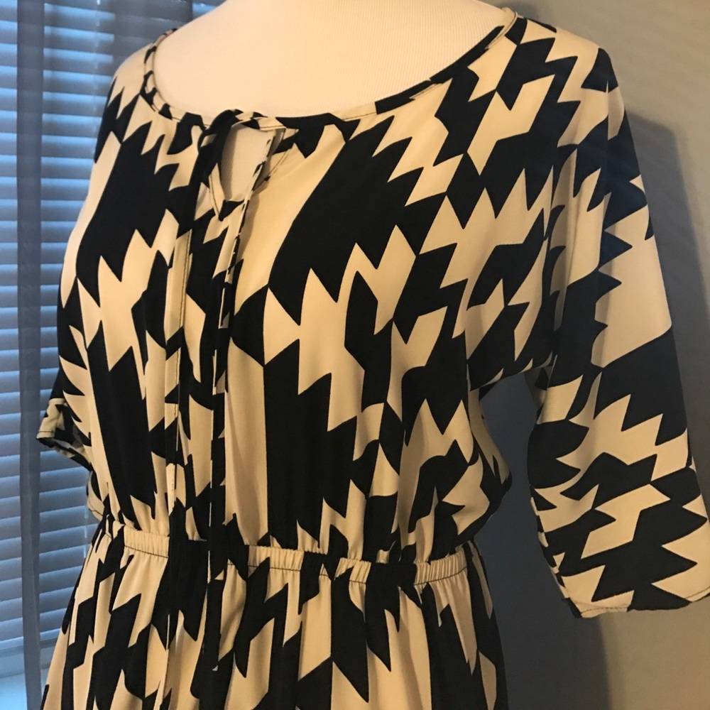 Boutique black and cream dress. Size M - Picture 2 of 2