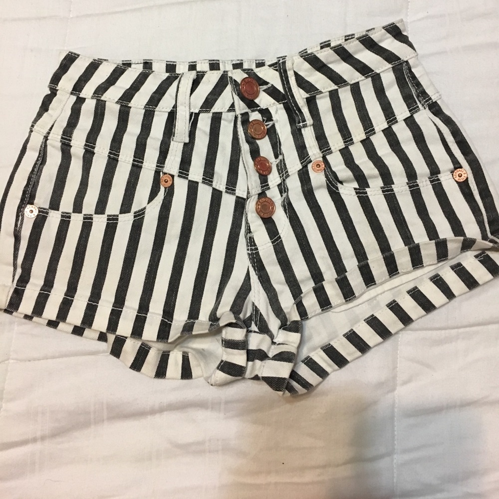 Kendall & Kylie high waist shorts