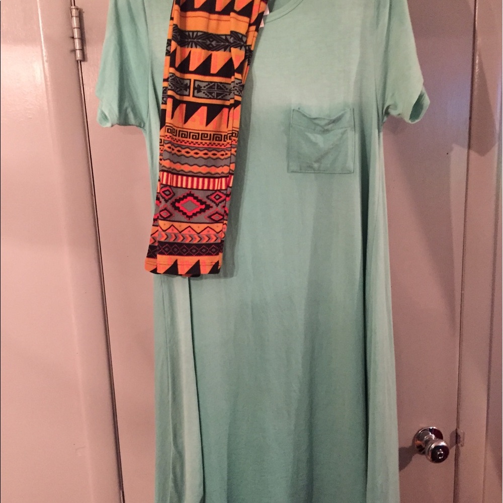 Lularoe Carly and leggings bundle