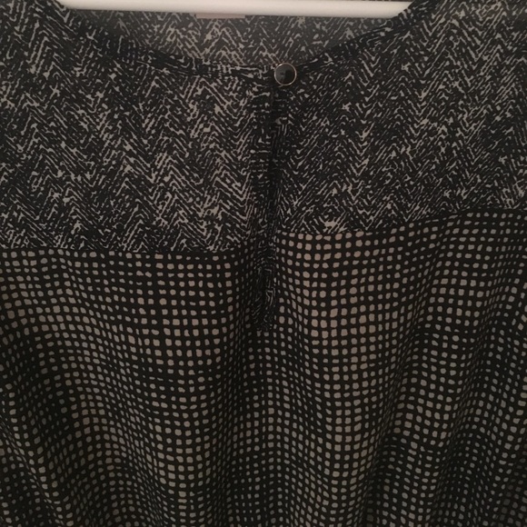 Black and white pattern dress - Picture 4 of 4