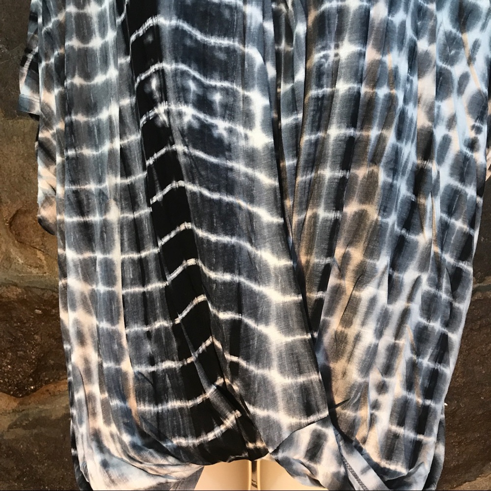 ๐2X HP ๐ Midnight Tie Dye V-Neck Wrap Top SM-LG - Picture 5 of 8