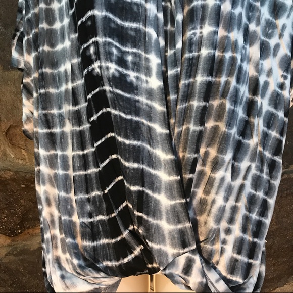 🎉2X HP 🎉 Midnight Tie Dye V-Neck Wrap Top SM-LG - Picture 5 of 8