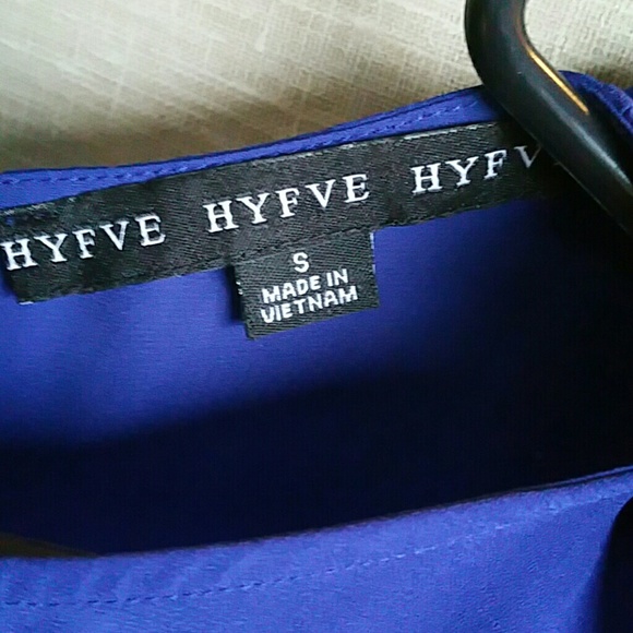 Top - Picture 2 of 3