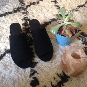 Forever 21 black mules