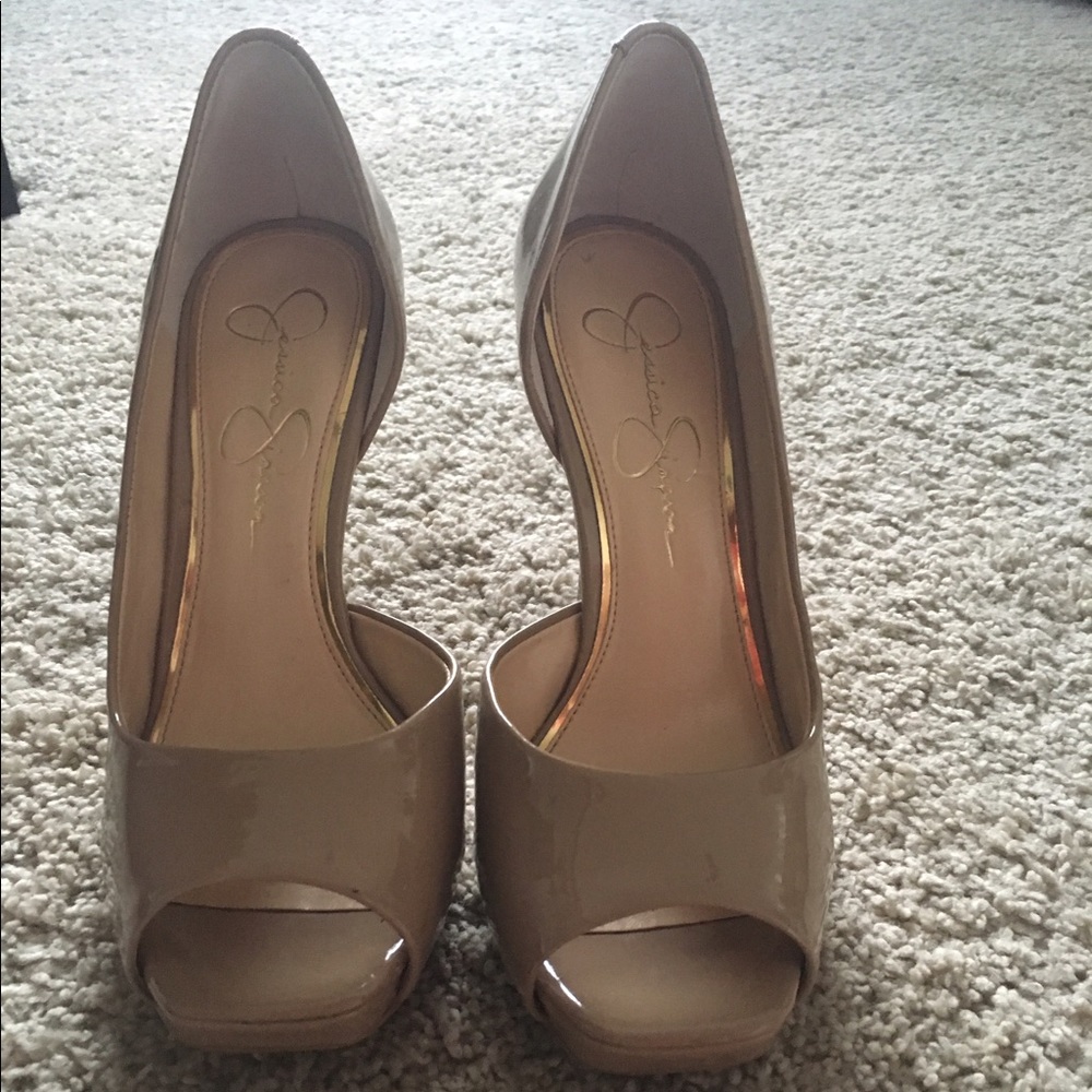 Nude heels in good condition. Lightly worn.
