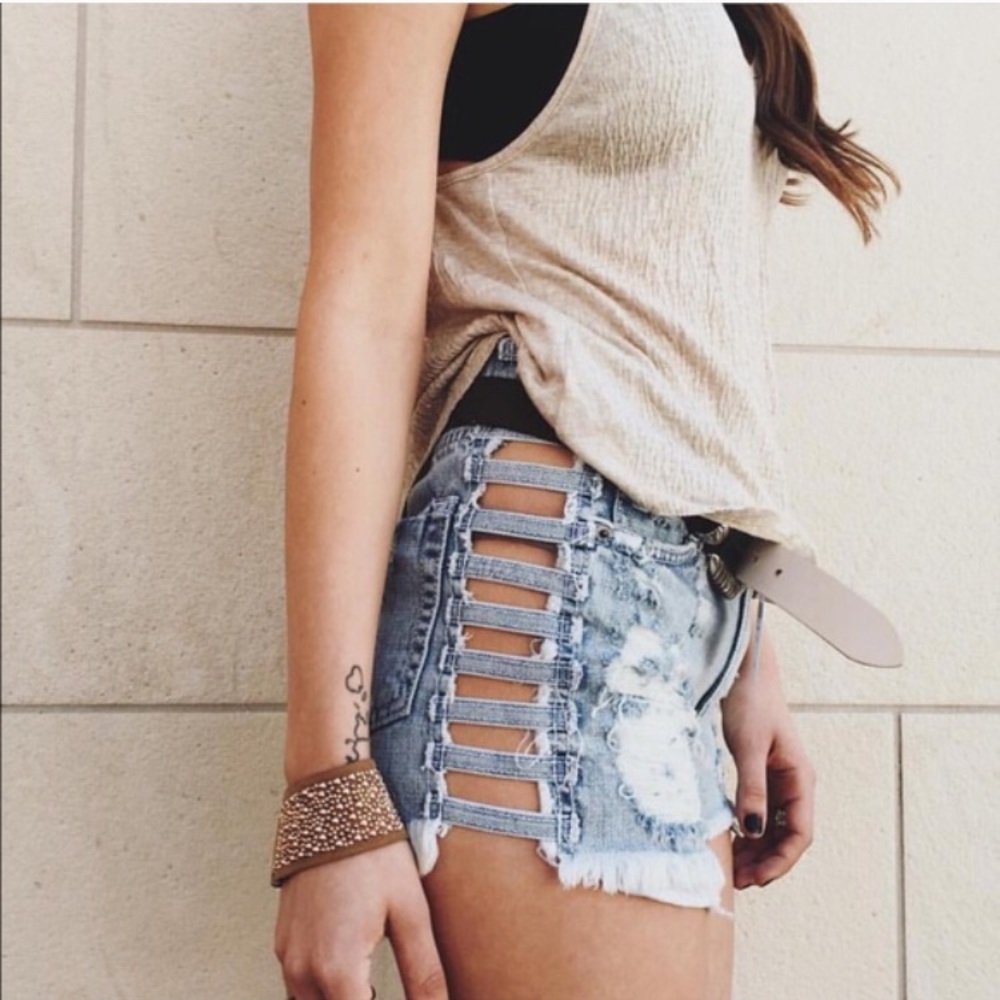 LF side ladder shorts