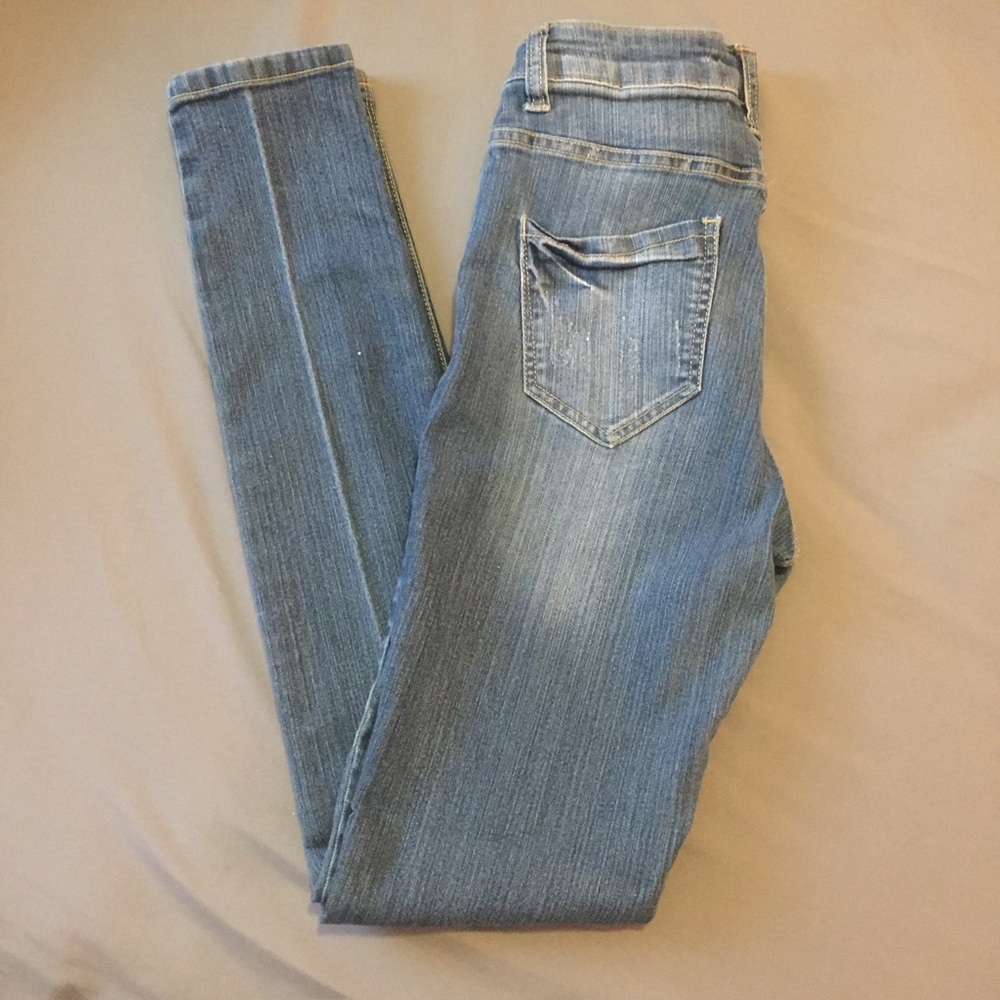 Size 5 hi waisted skinny jeans.