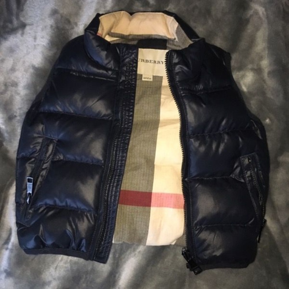 Burberry vest *authentic*