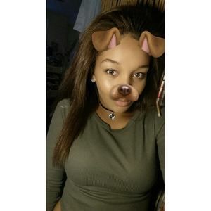 Meet your Posher, Adriana