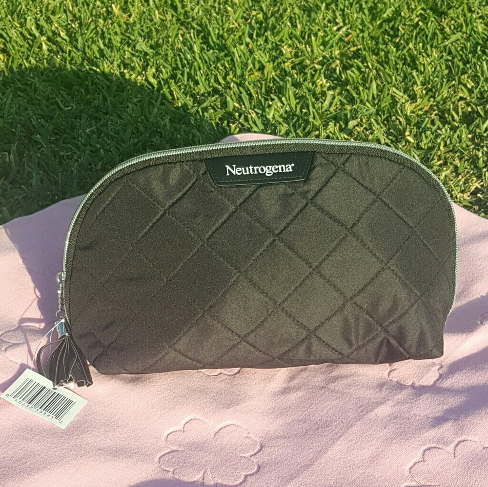 Brand New Neutrogena makeup bag