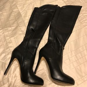 Guess boots 🚨sale!!!