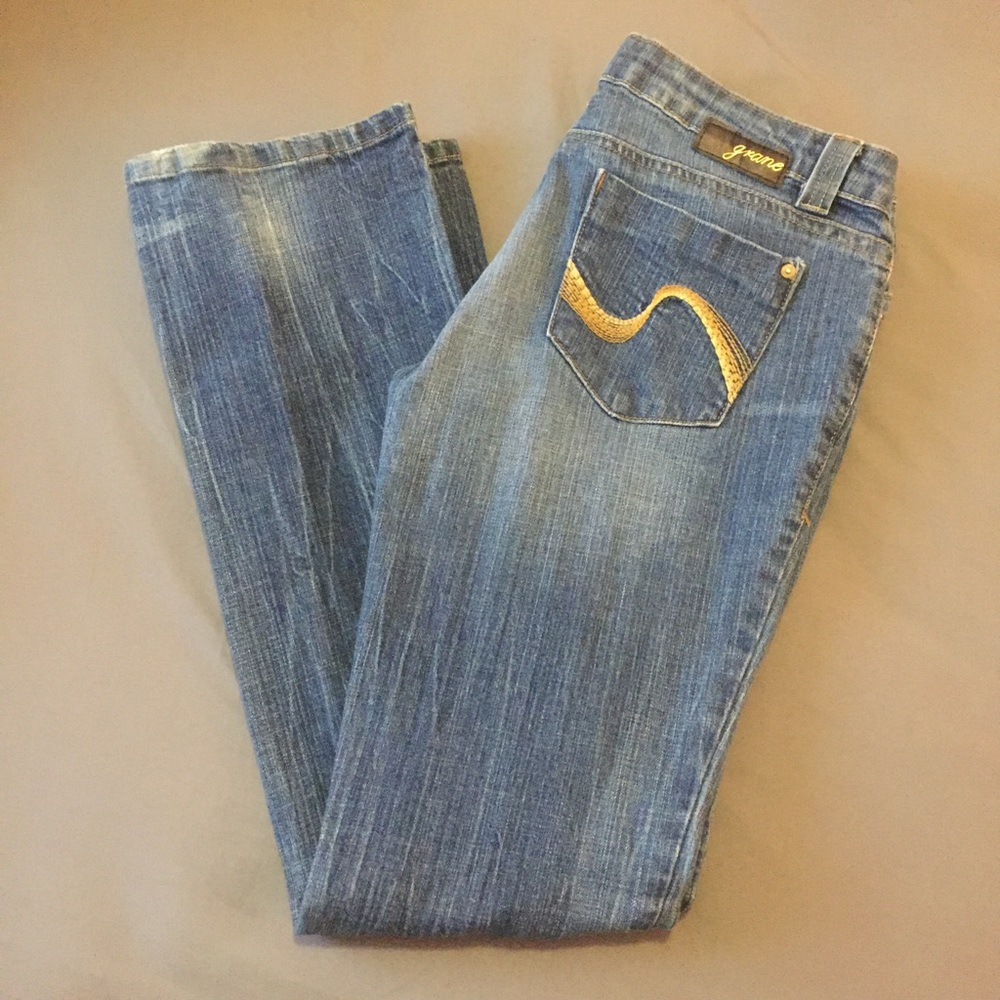 Size 9 juniors bootcut distressed jeans.