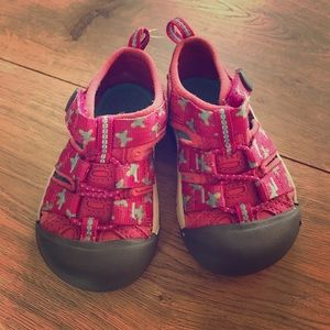 Keen sandals baby size 5