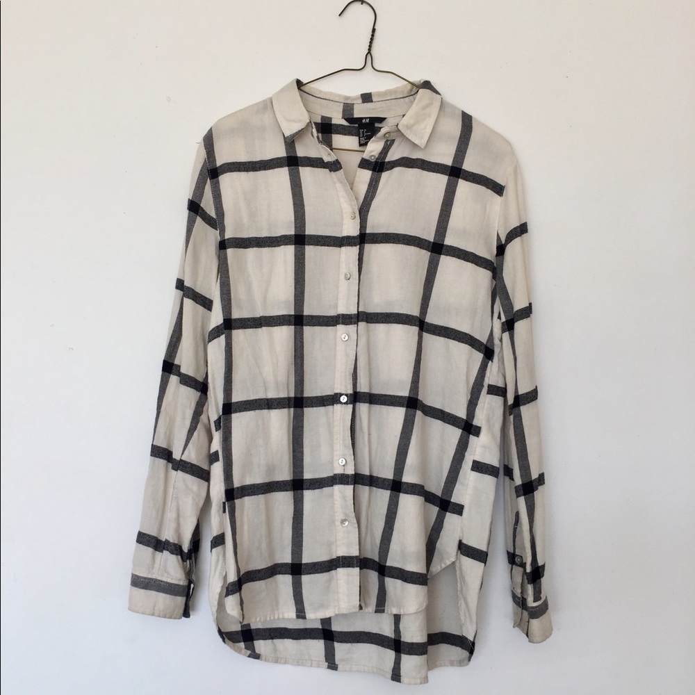 H&M White and Black Plaid Button Down Top
