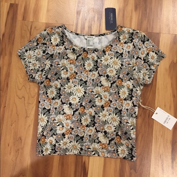 NWT flower crop top - Picture 2 of 3