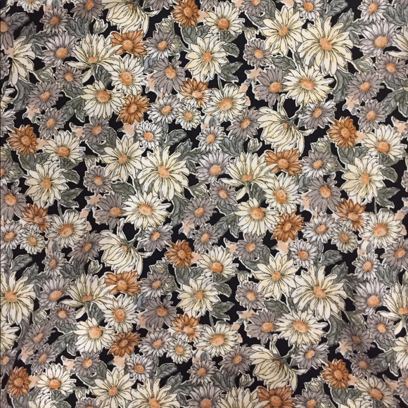 NWT flower crop top - Picture 3 of 3