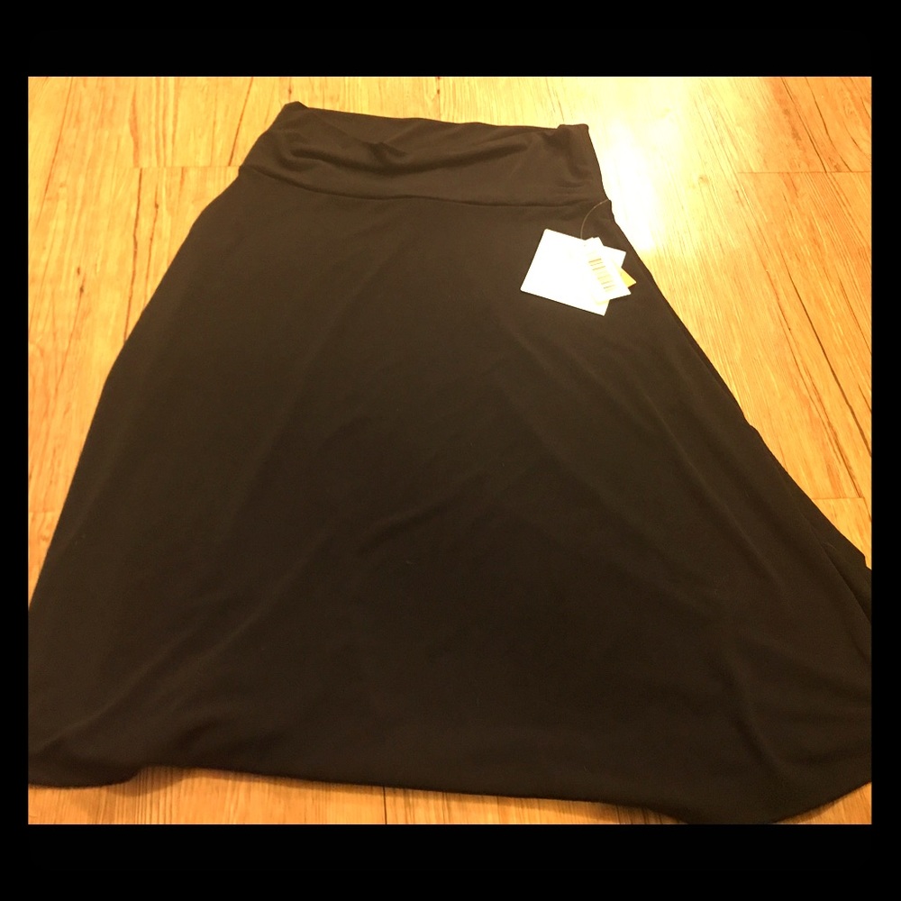 ⭐️BLACK⭐️Lularoe Medium Azure Skirt