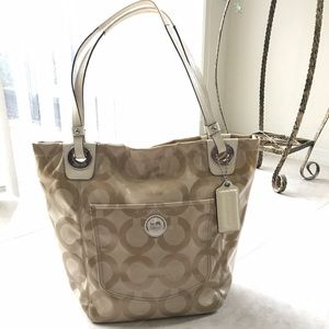 🌟Coach Signature Authentic Tote bag🎉
