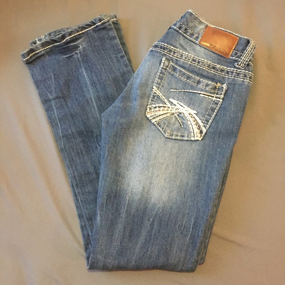 Size3/4 short bootcut jeans.