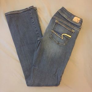 Size 4 American Eagle bootcut jeans.