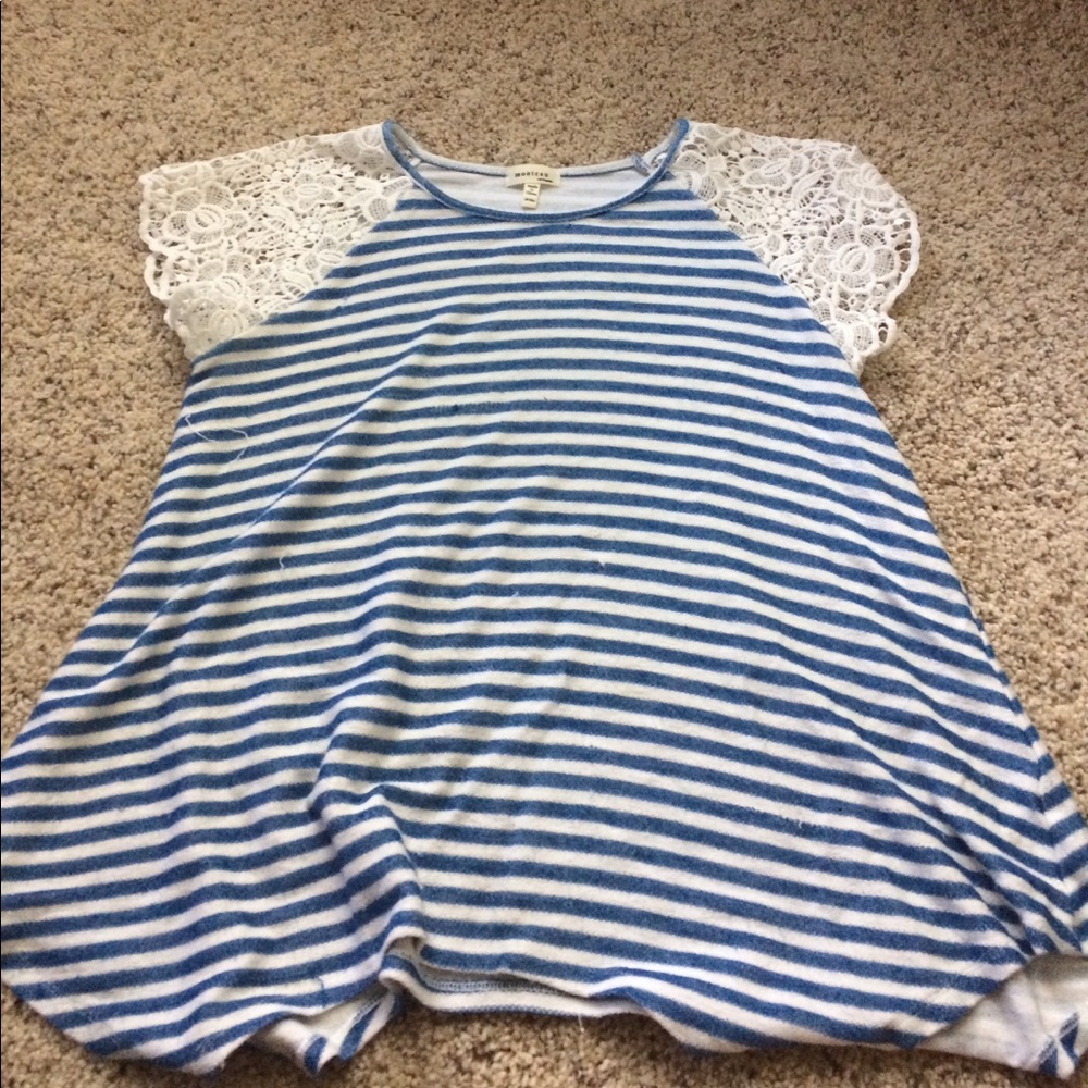 Short sleeve tee