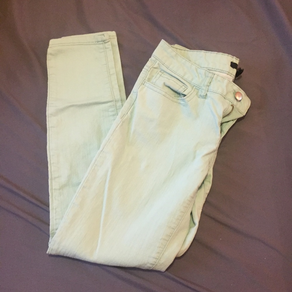 Size 27 Forever 21 jeans.