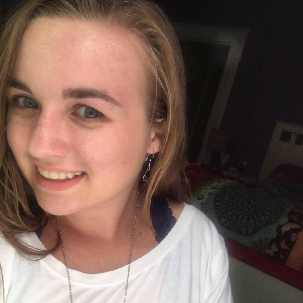 Meet your Posher, Elise