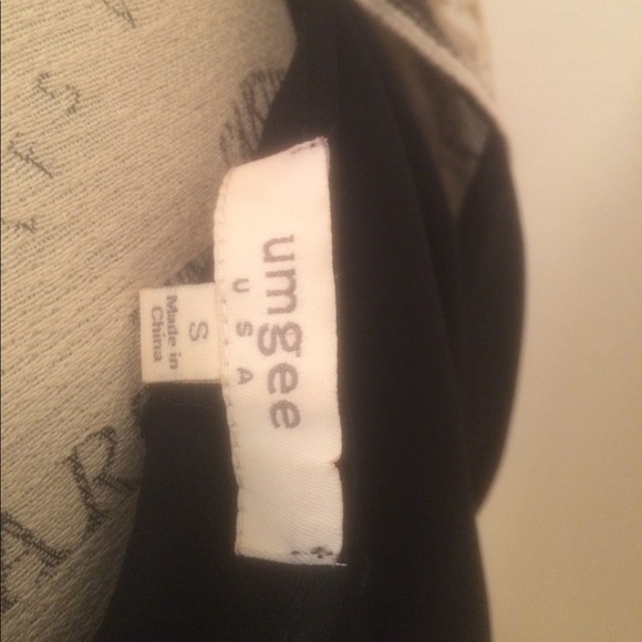 Beautiful Umgee USA sheer open Lace arm top. - Picture 5 of 6