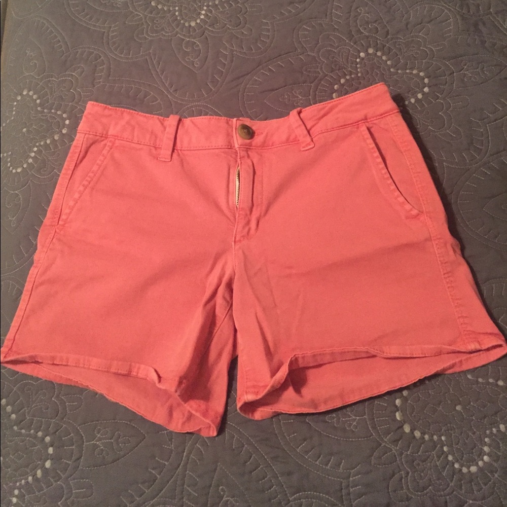 Pink shorts (can easily be rolled up)