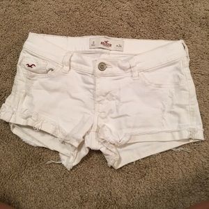 White hollister shorts!