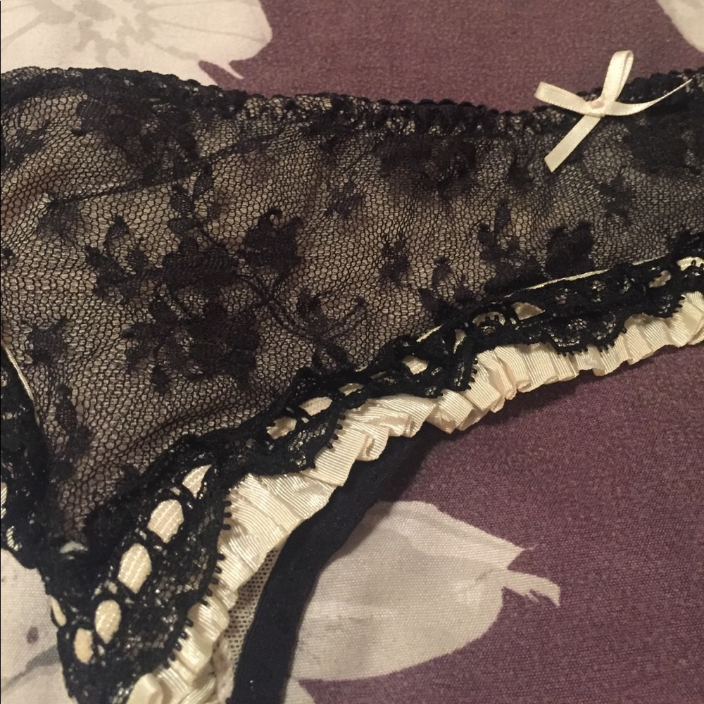 Victoria's Secret Black Lace Garter