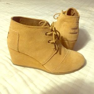 TOMS Camel Corduroy Wedge