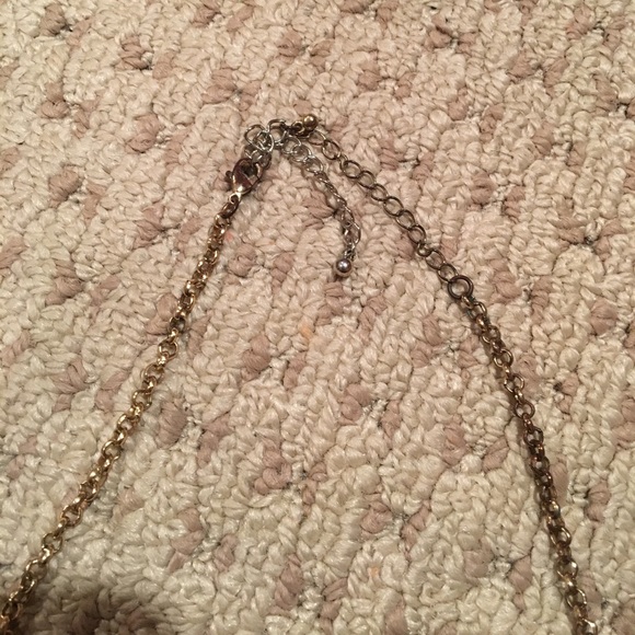 Black and gold statement necklace - Picture 2 of 2