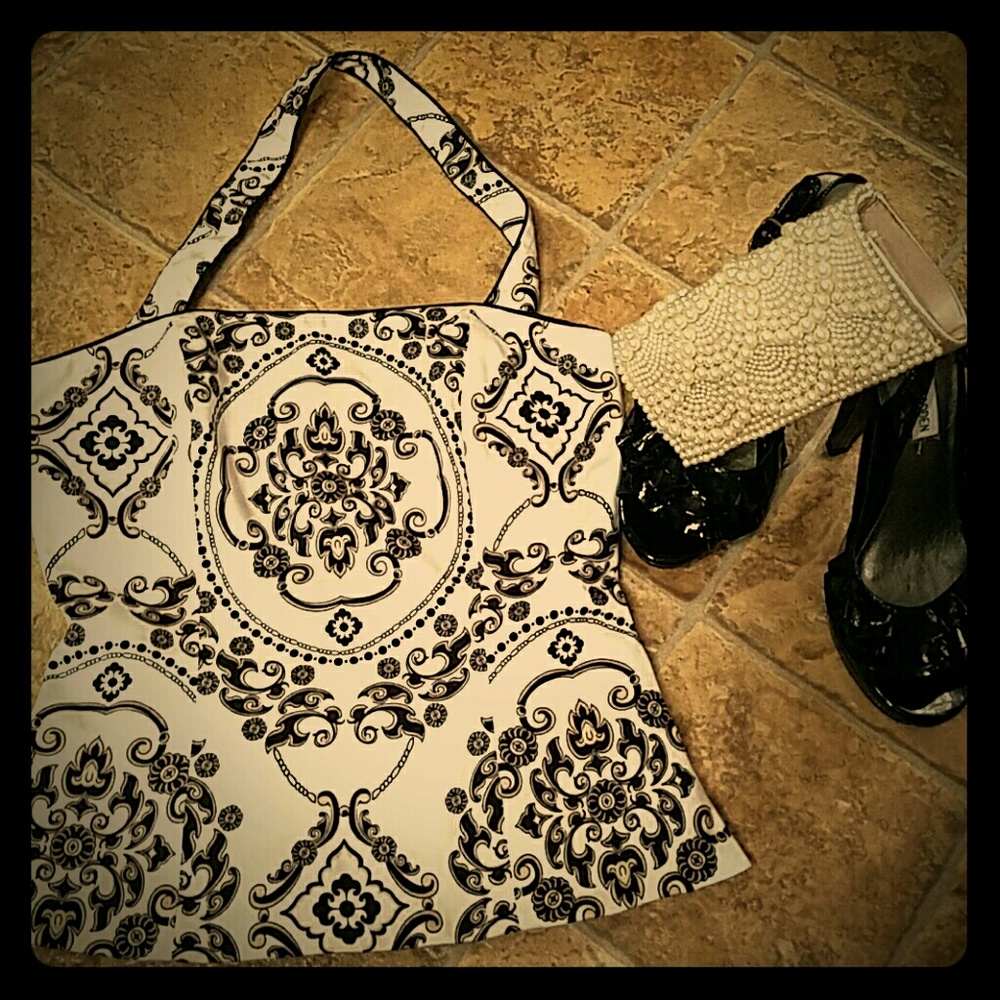 Halter/Strapless Top Wht House/Black MRKT